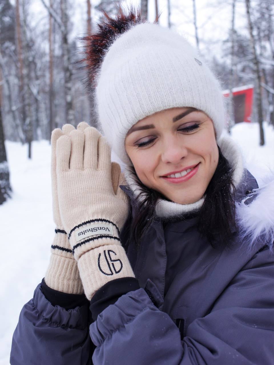 VonShults Merino Wool Winter Gloves Womens with Leashes @ Elastic Wrist Band Strap - Chistmas gift - Never-lose Warm Gloves Mittens for Adults with Strings