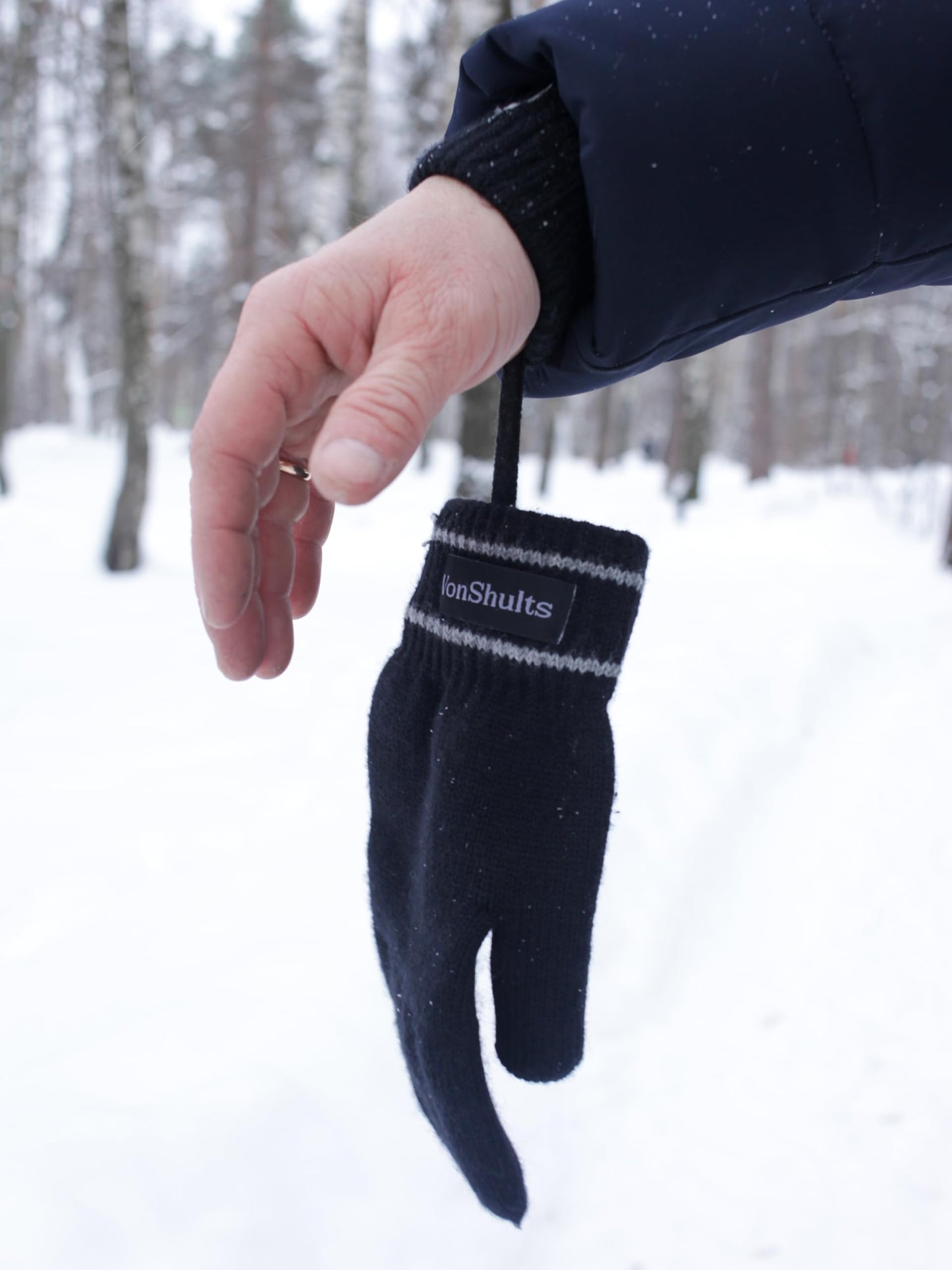 VonShults Merino Wool Winter Gloves Mens with Leashes @ Elastic Wrist Band Strap - Chistmas gift - Never-lose Warm Gloves Mittens for Adults with Strings