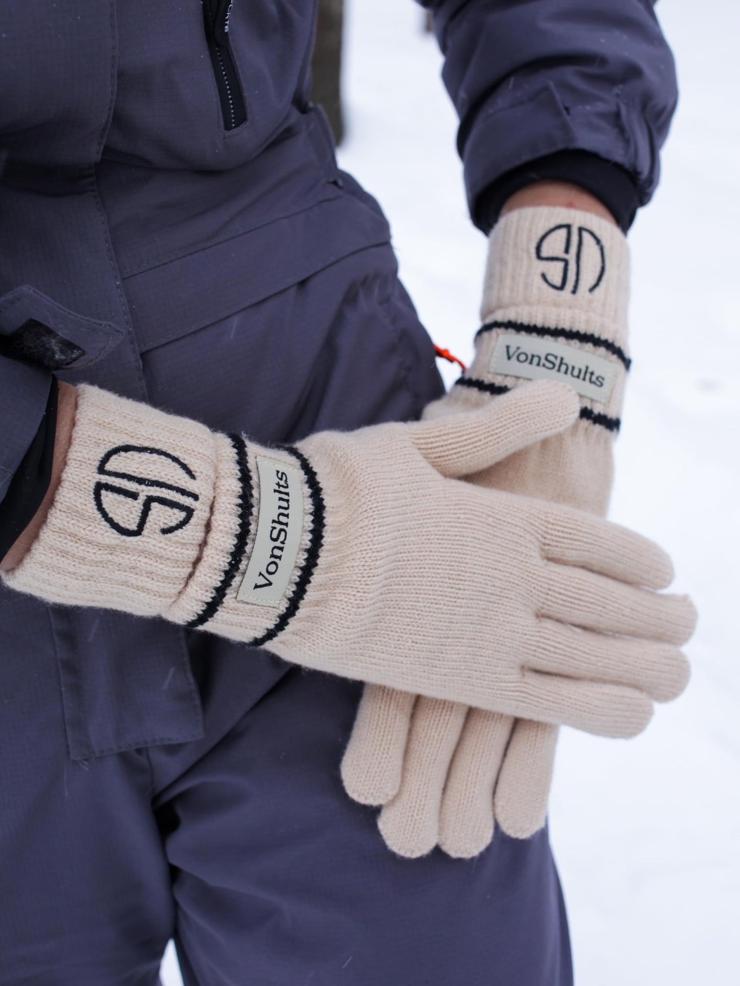 VonShults Merino Wool Winter Gloves Womens with Leashes @ Elastic Wrist Band Strap - Chistmas gift - Never-lose Warm Gloves Mittens for Adults with Strings