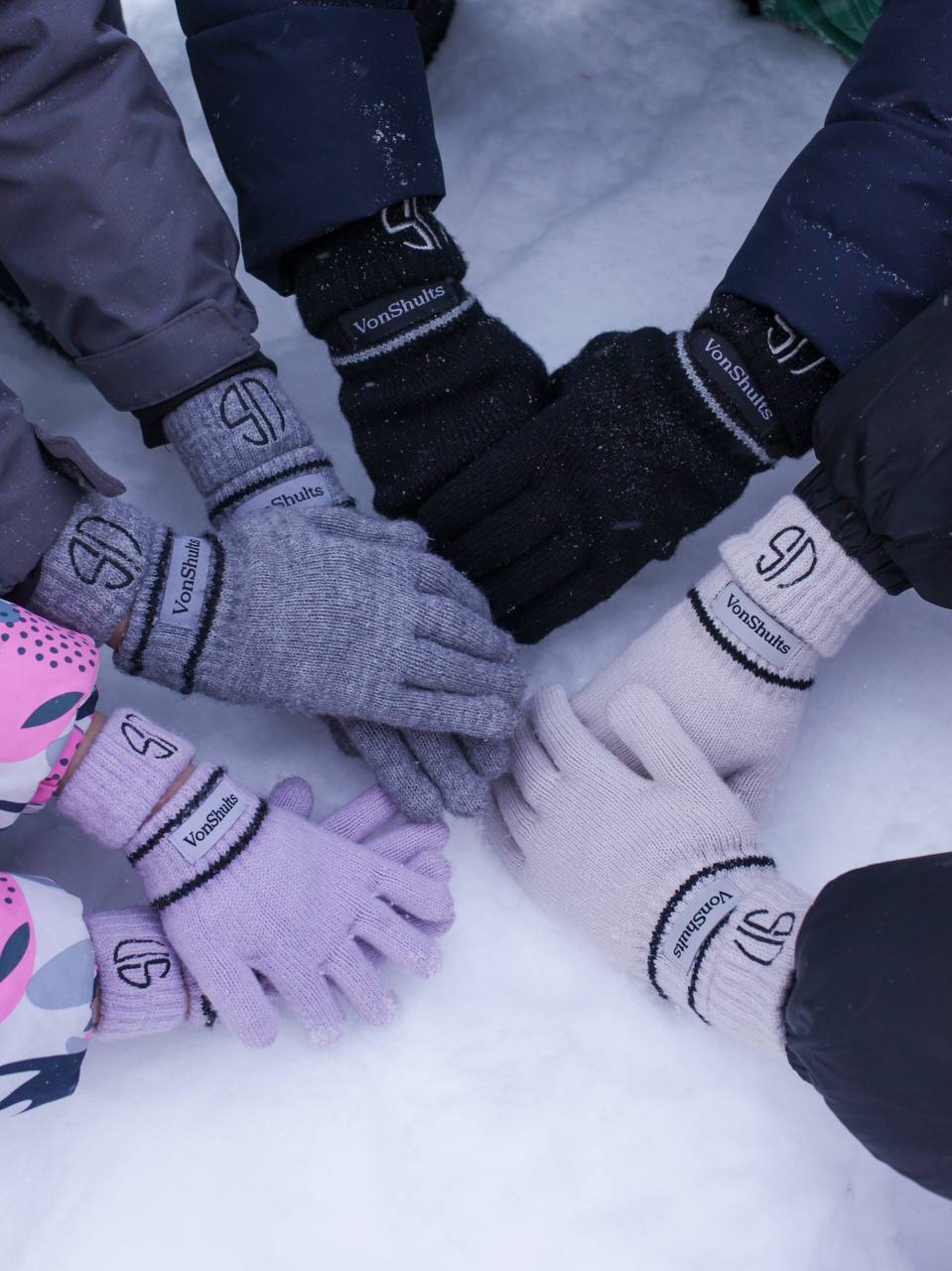 VonShults Merino Wool Winter Gloves Kids Teens with Wrist Strap Strings No Clips - Never-Lose Warm Cold Weather Mittens with Band Cord